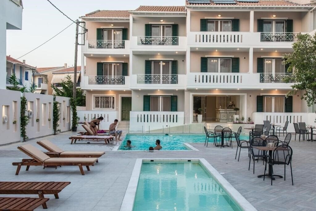 Готель Lefkadio Suites 5*