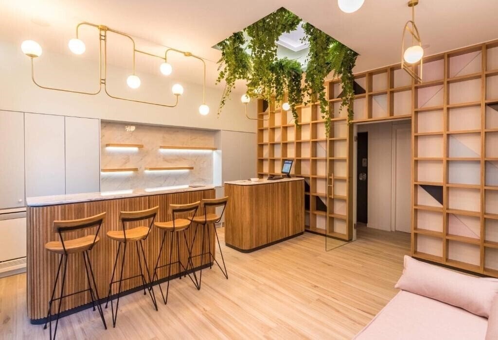 Отель Allure Central Boutique Hotel 3*