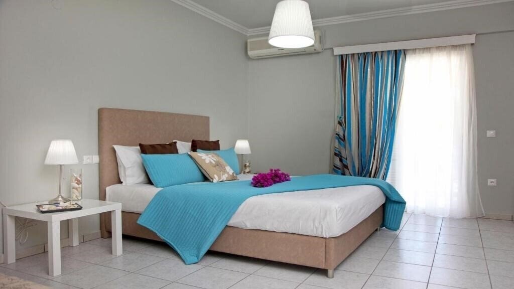 Отель Nidri Bay 3*
