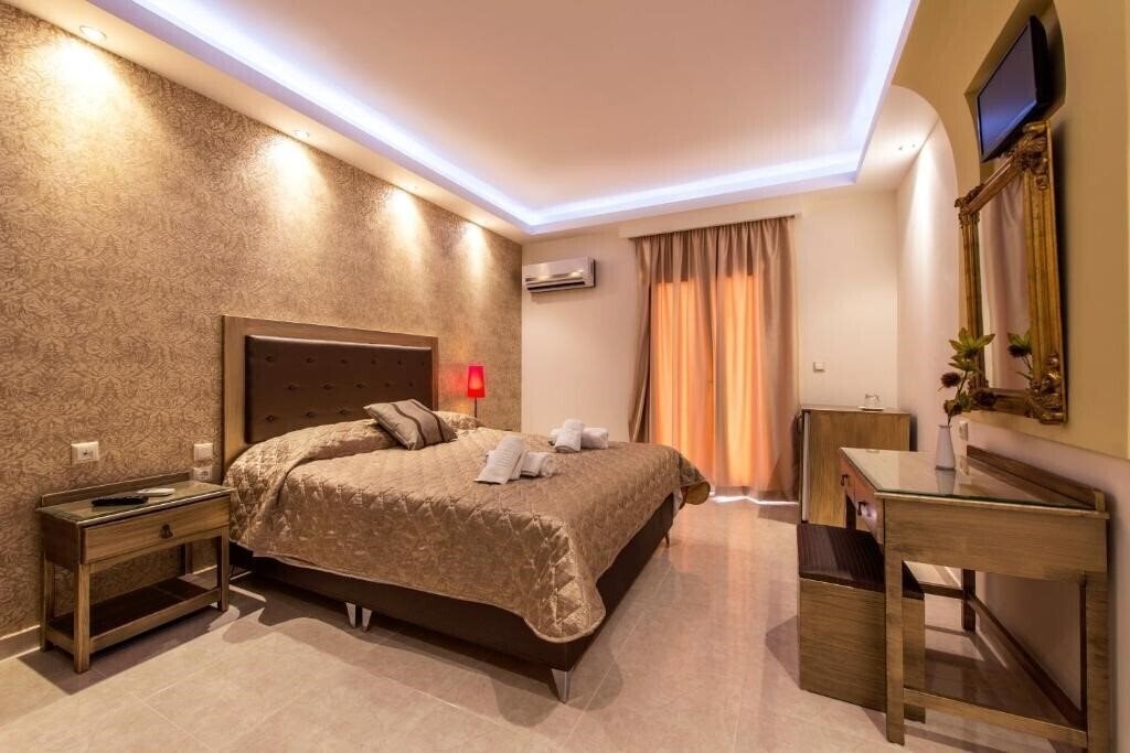 Отель Pirofani Hotel 3*