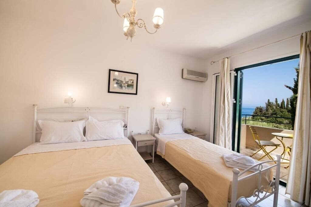 Фото Santa Marina 3*