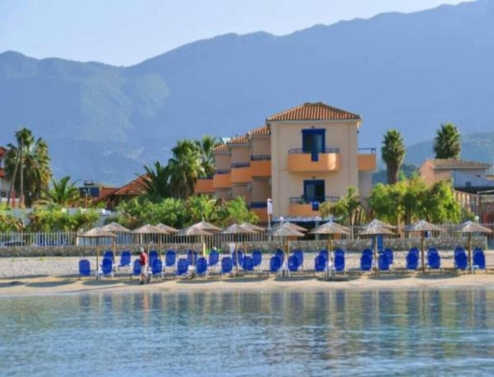 Готель Akroyiali Resort 3*