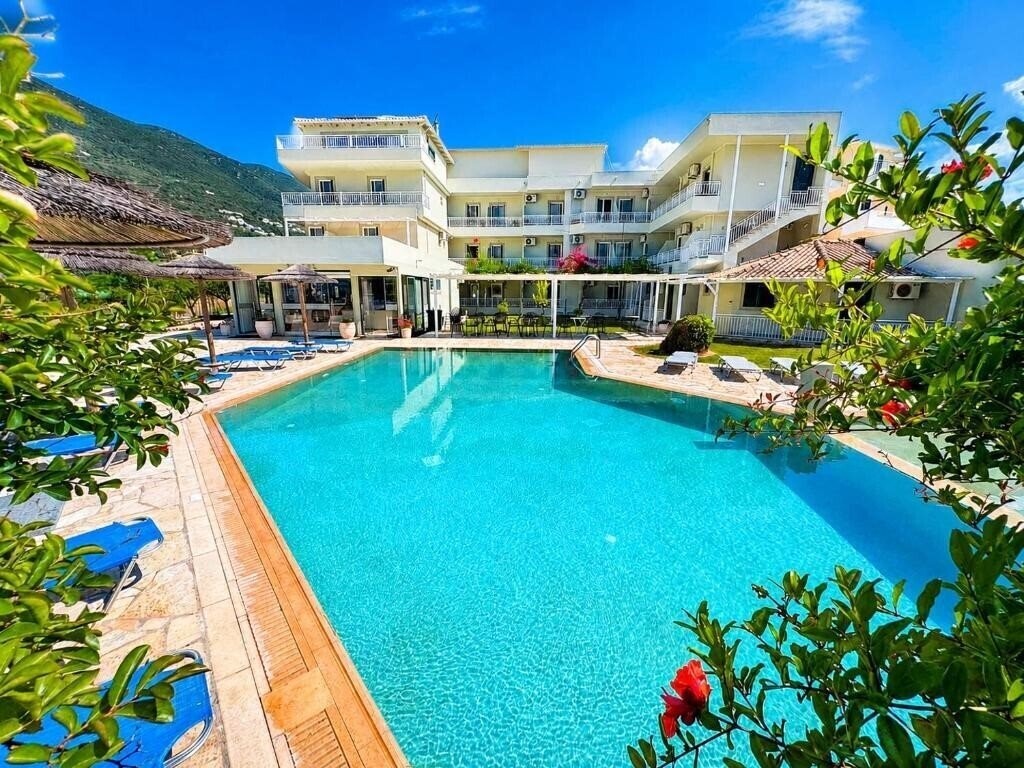 Отель Kalias Hotel 3*