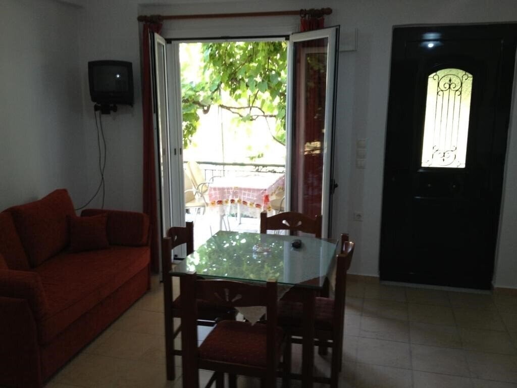 Фотографія Zotos Studios & Apartments 2*