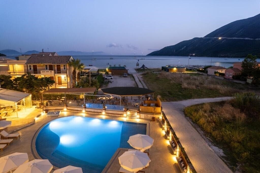 Отель Elisso Hotel 4*