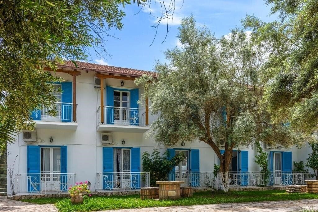 Картинка Oceanis (Mikros Gialos) 3*