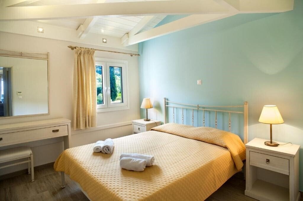 Фото Agios Nikitas Hotel 3*