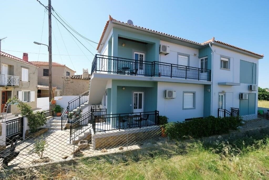 Отель Fergani Apartments 3*