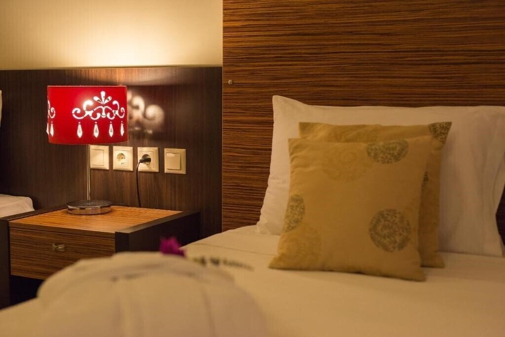 Готель Sunrise Resort Hotel 4*