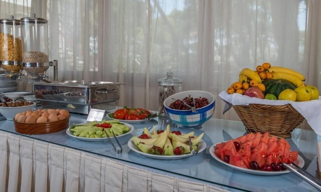 Фото Delfinia Beach And Bungalows (Molivos) 3*