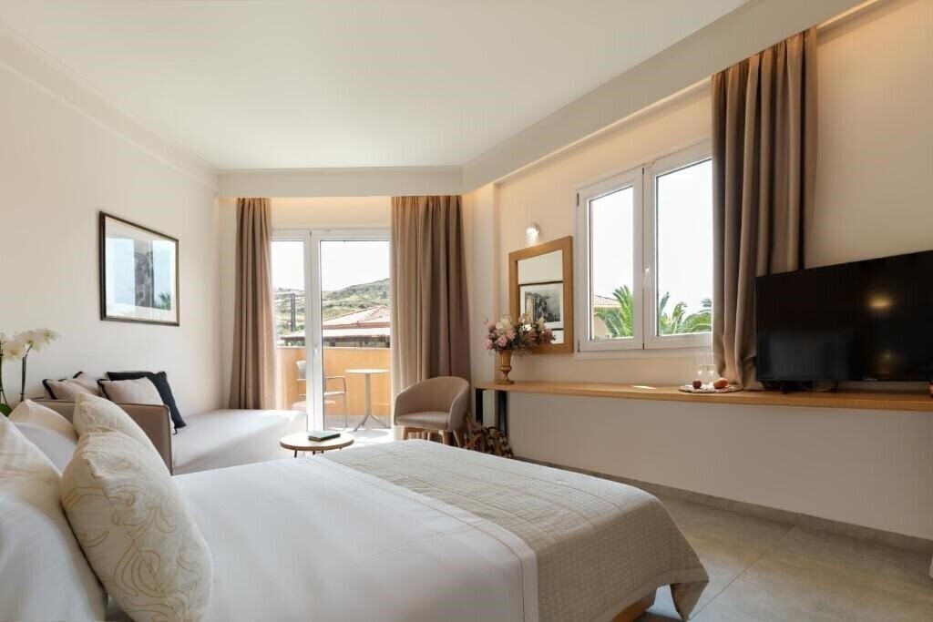 Фотографія Aphrodite Hotel Lesbos 4*