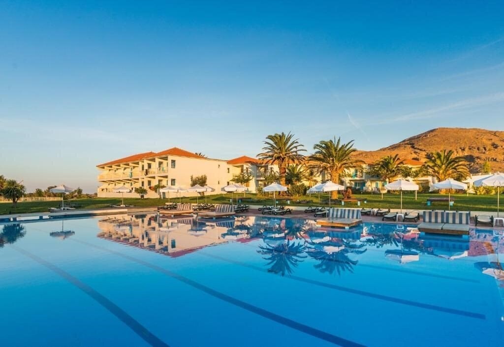 Отель Aeolian Village 4*