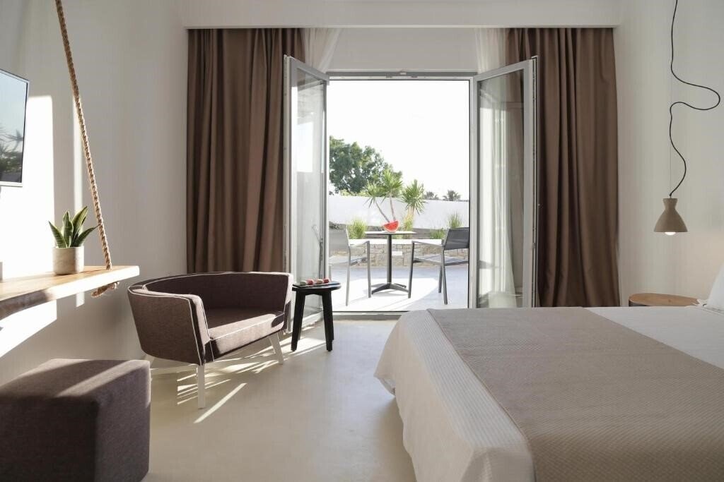 Фото Livin Mykonos 4*