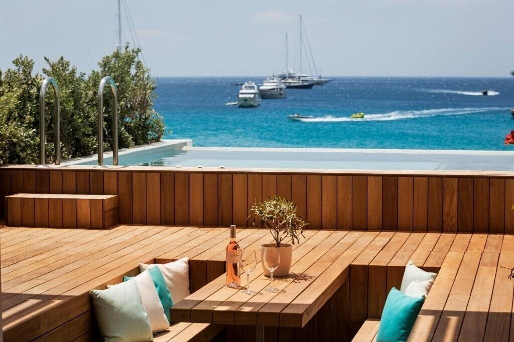 Зображення Mykonos Dove Beachfront 5*