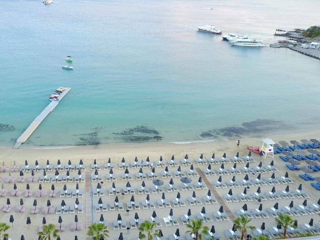 Картинка Mykonos Dove Beachfront 5*