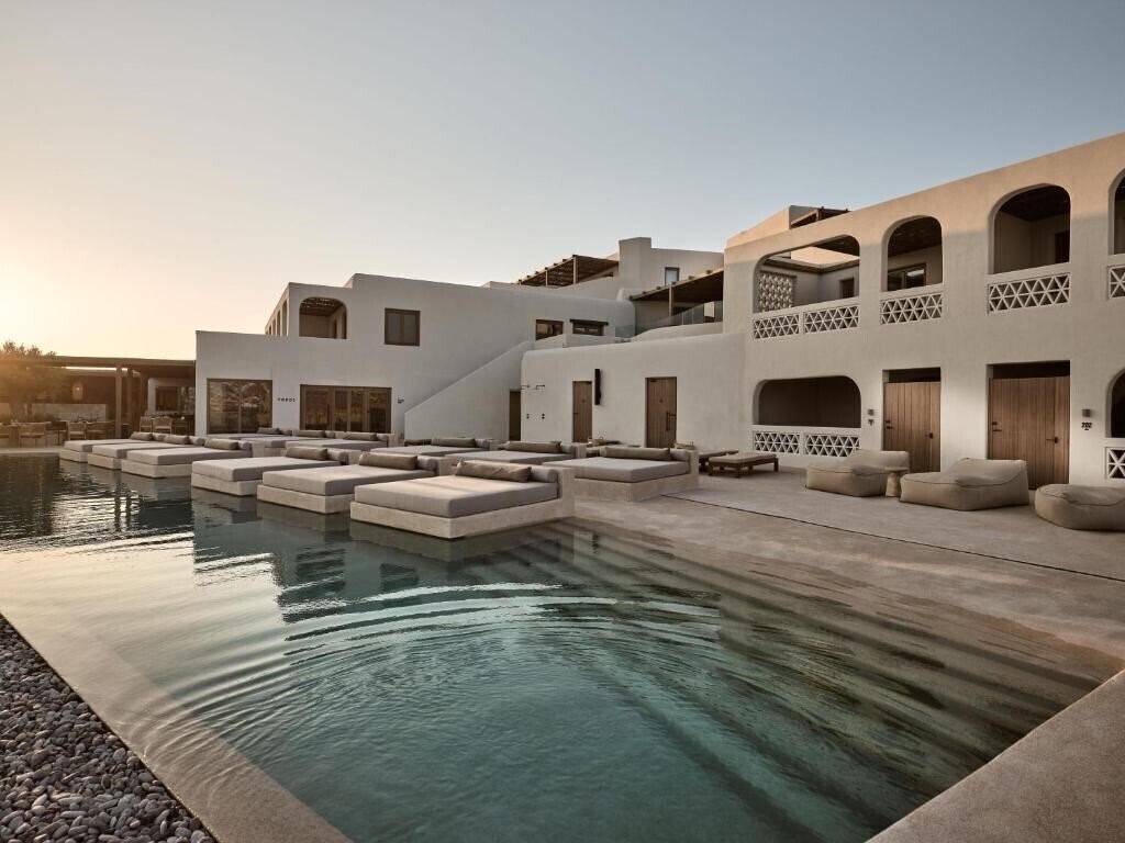 Отель Omeon Mykonos 5*