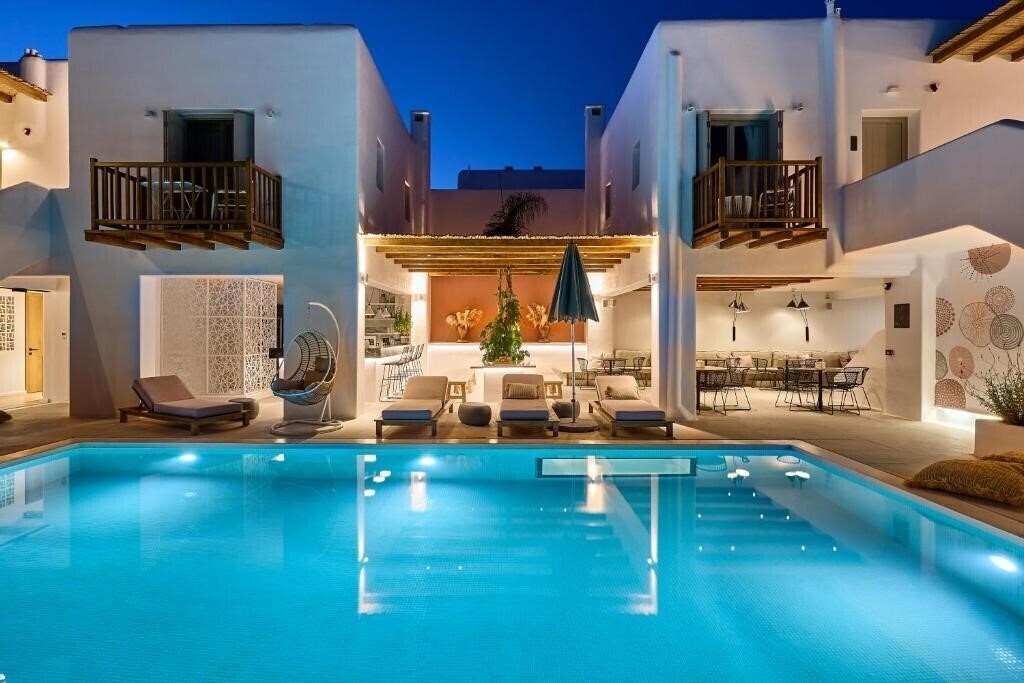 Изображение Adorno Beach Hotel & Suites 4*