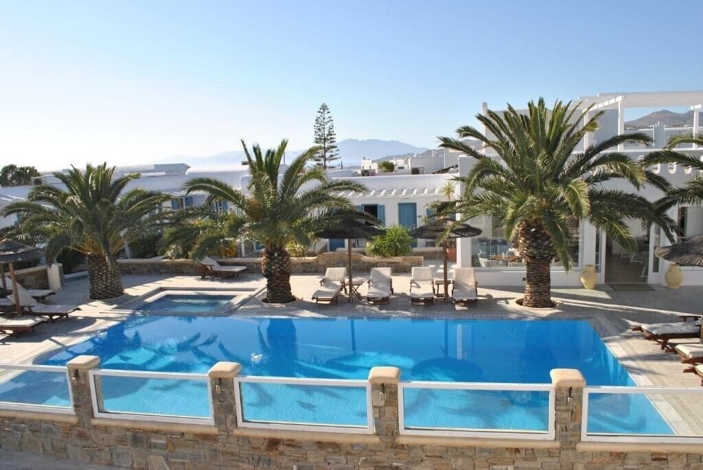Отель Petinaros Hotel 3*