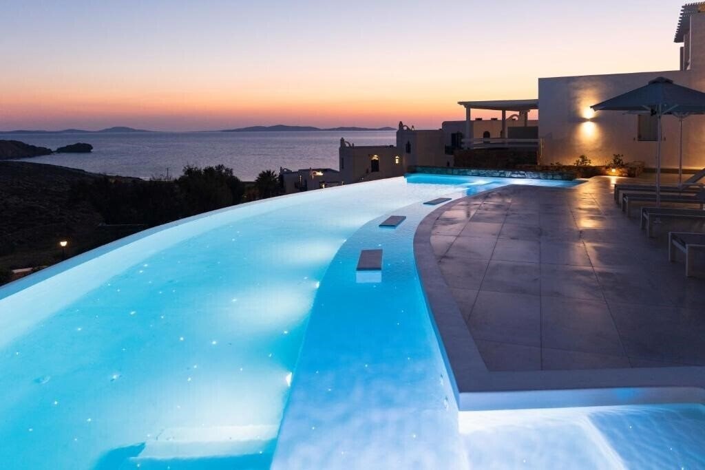 Готель Epic Blue Mykonos 5*