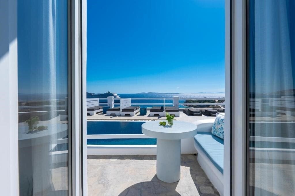 Готель Flaskos Suites 4*