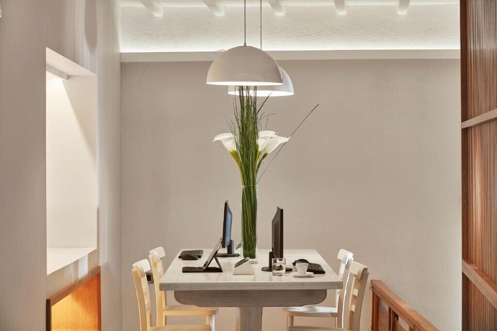 Фотографія Mykonos Kosmoplaz Beach Resort Hotel 4*