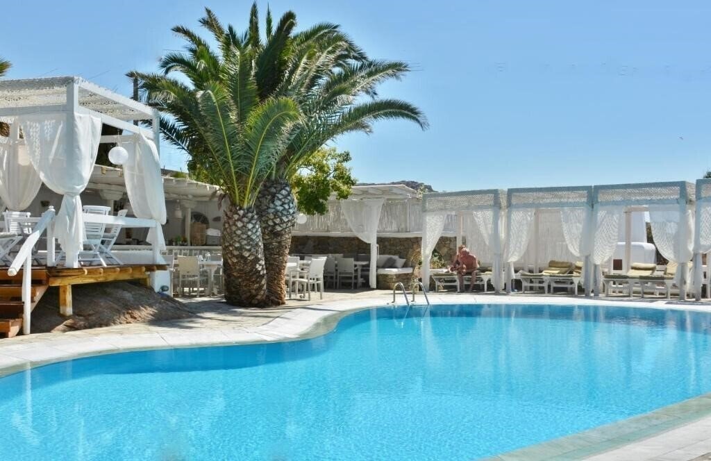Отель Zephyros Hotel 2*
