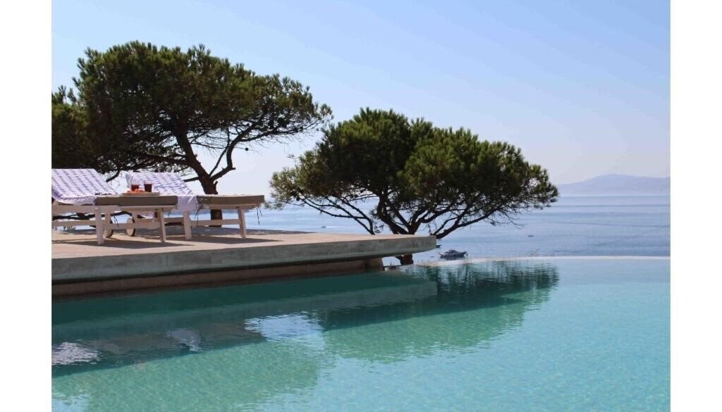 Готель Cloud Blue 4*