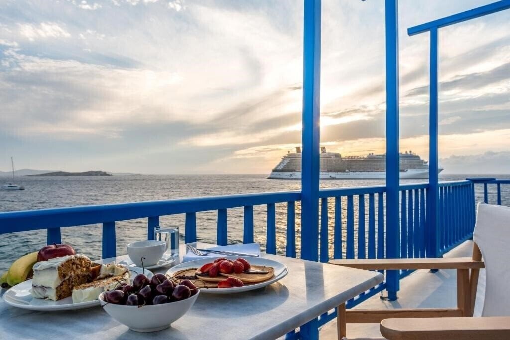 Фотография Bluetopia Suites 4*