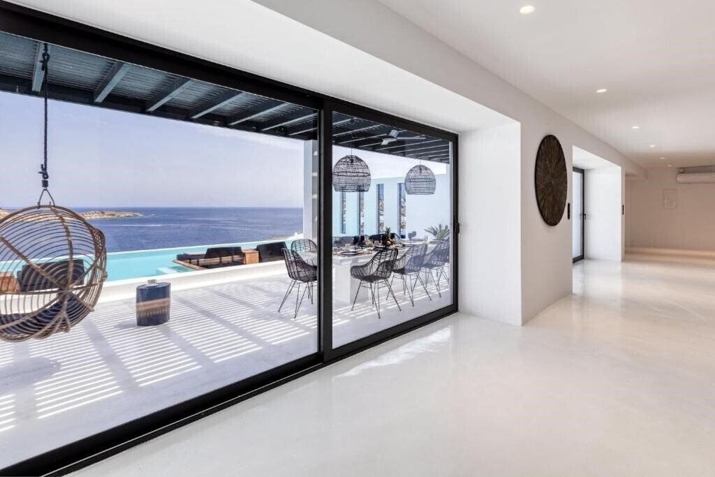 Фотография Psarou Black Villa 5*