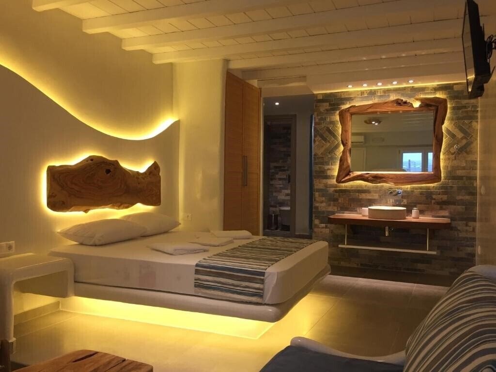 Готель Eternal Suites 3*