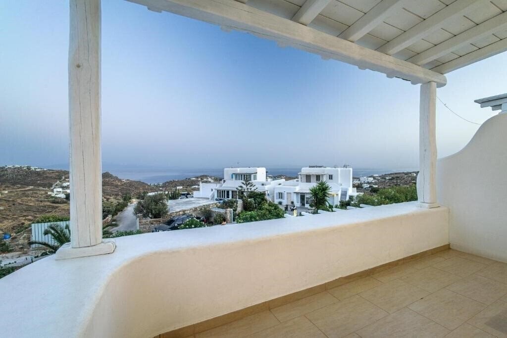 Готель Anius Apartments 3*