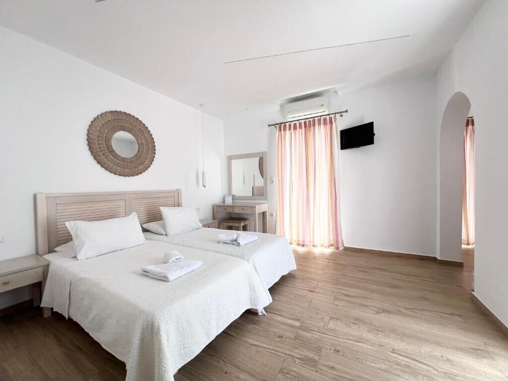 Фото Cyclades Studios 3*