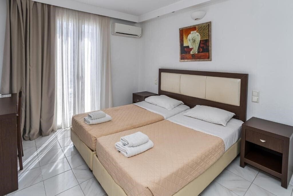 Изображение Elena Suites 3*