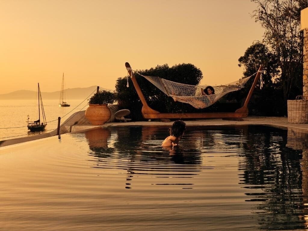 Фото Belvedere Waterfront Villa & Suites 5*