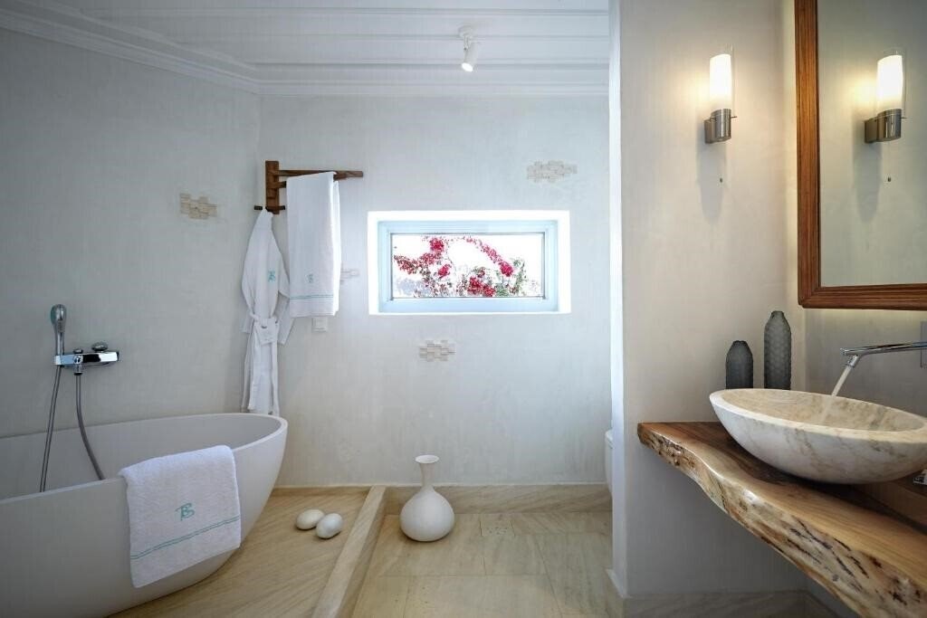 Изображение Belvedere Waterfront Villa & Suites 5*