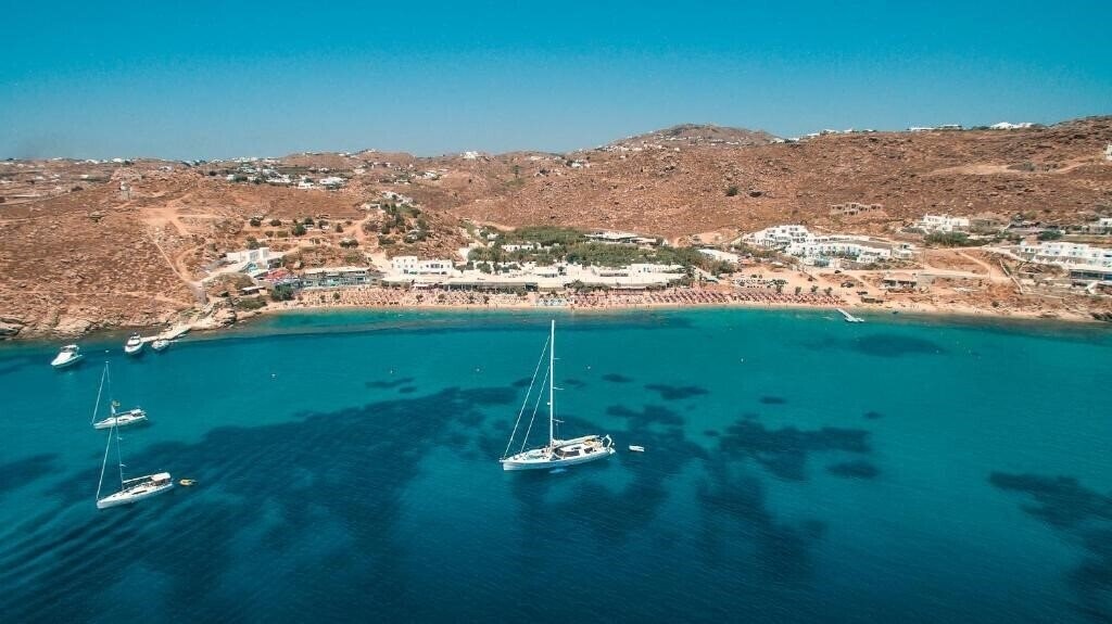 Отель Paradise Beach Resort 2*