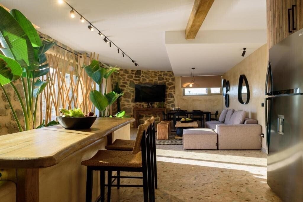 Фото Vrachos Suites Mykonos 3*