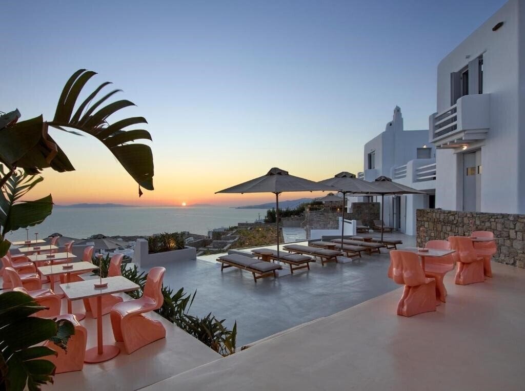 Отель Hotiday Mykonos Fanari 4*