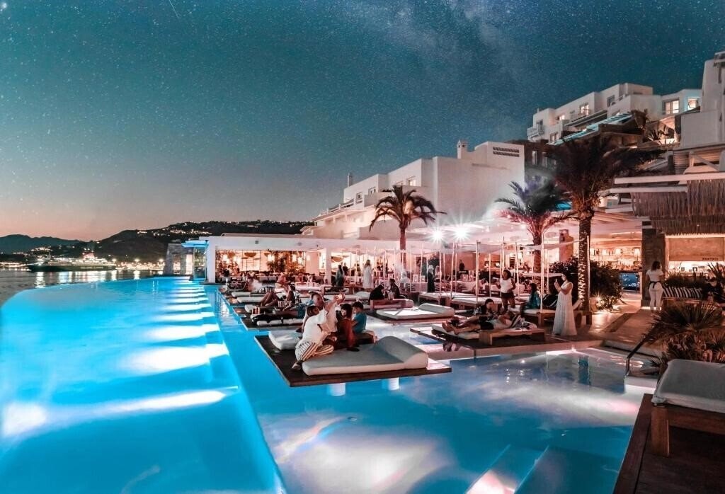 Отель Cavo Tagoo 5*