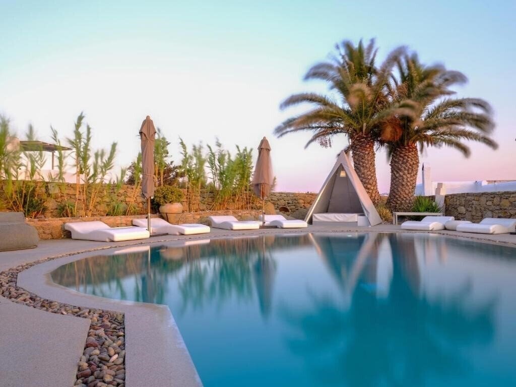 Отель Ostraco Suites 4*