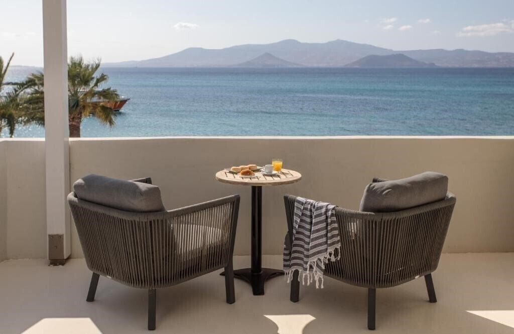 Отель Iria Beach Art Hotel 4*