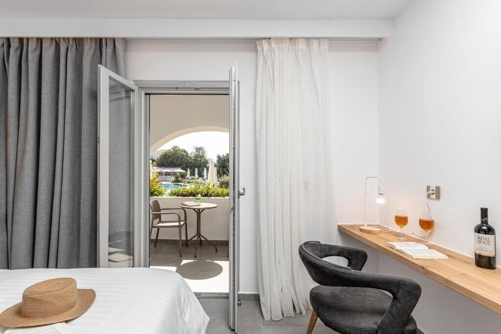 Фото Naxos Resort Beach 3*
