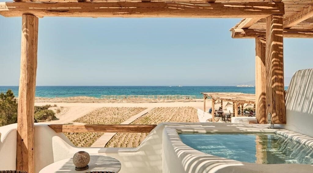Отель Naxian On The Beach 3*