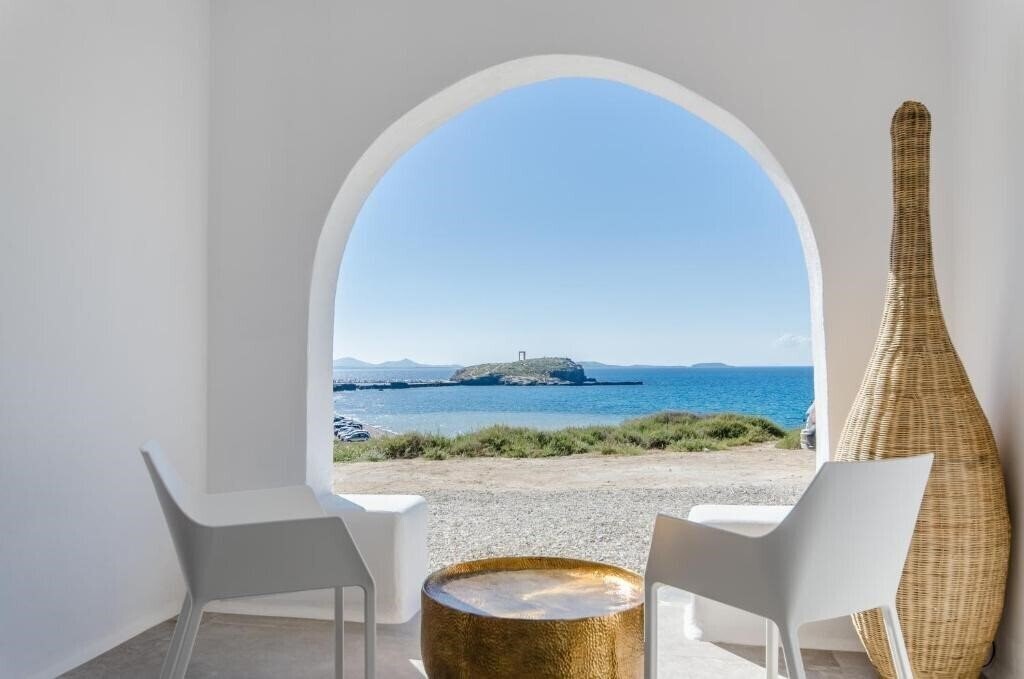Готель Cyano Suites 4*