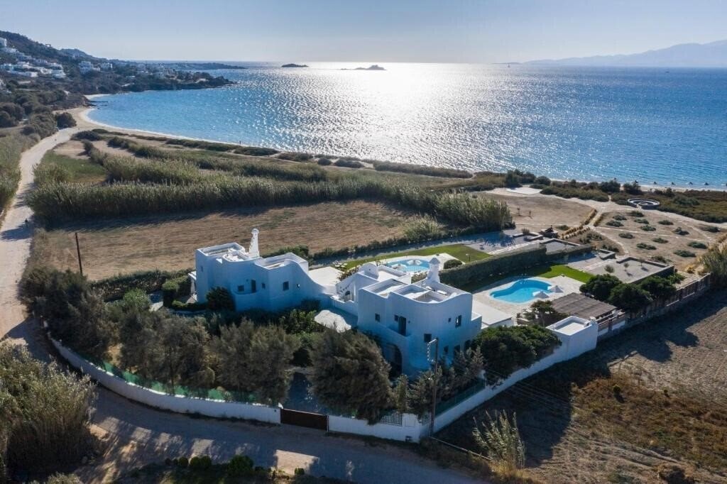 Готель Aqua Breeze Villas Naxos 4*