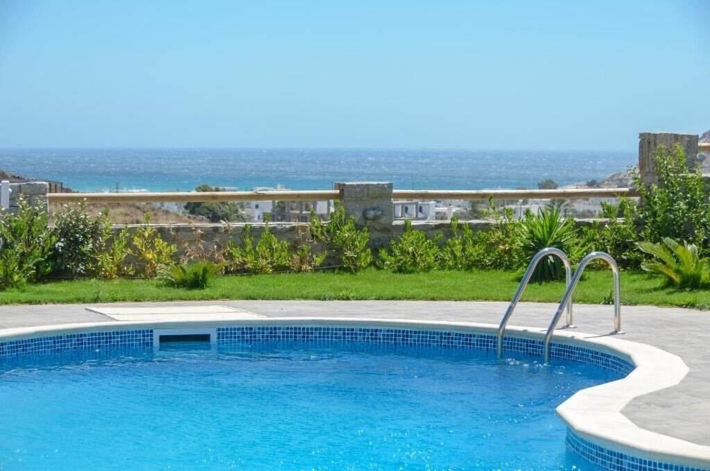 Готель Naxos Luxury Villas 4*