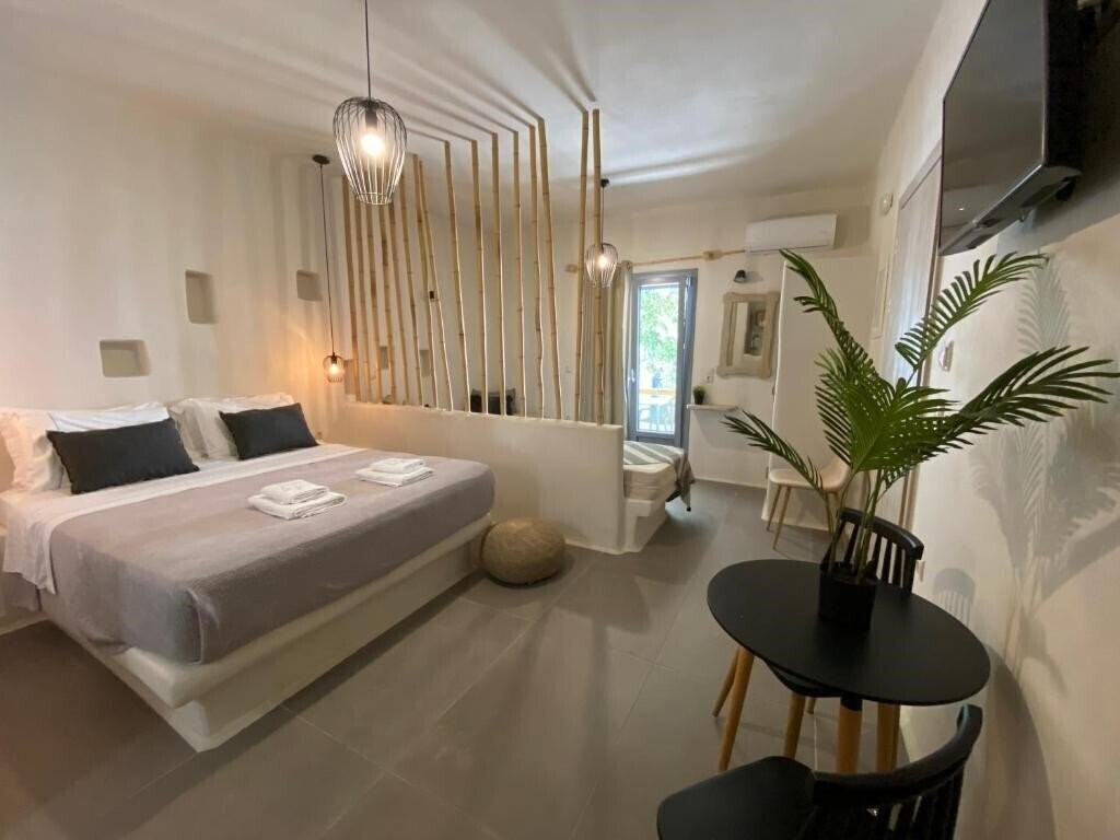 Готель Ampelos Suites 3*
