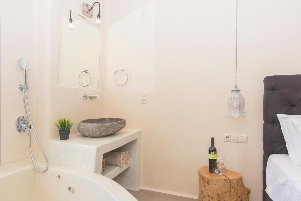 Фотографія Ampelos Suites 3*