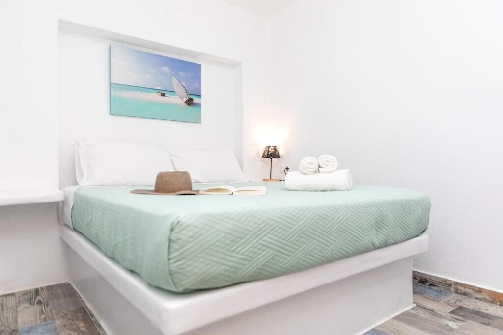 Готель Depis Suites 3*