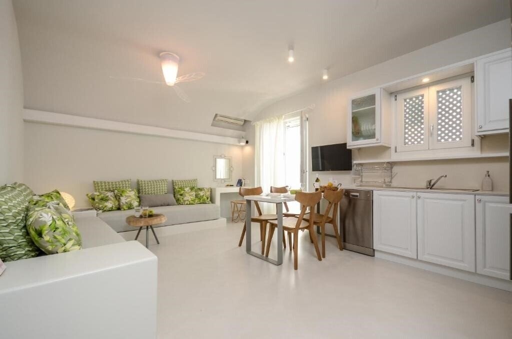 Фотографія Antony Suites Adults Only 4*